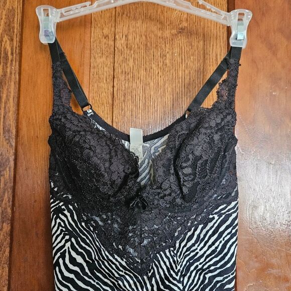 Victoria's Secret 34C Tiger Print Slip Nightie 90s Y2K Vintage Nightie - Picture 3 of 8